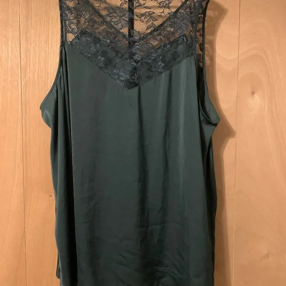 Torrid Lace Satin Emerald Green Tank - Picture 2 of 3